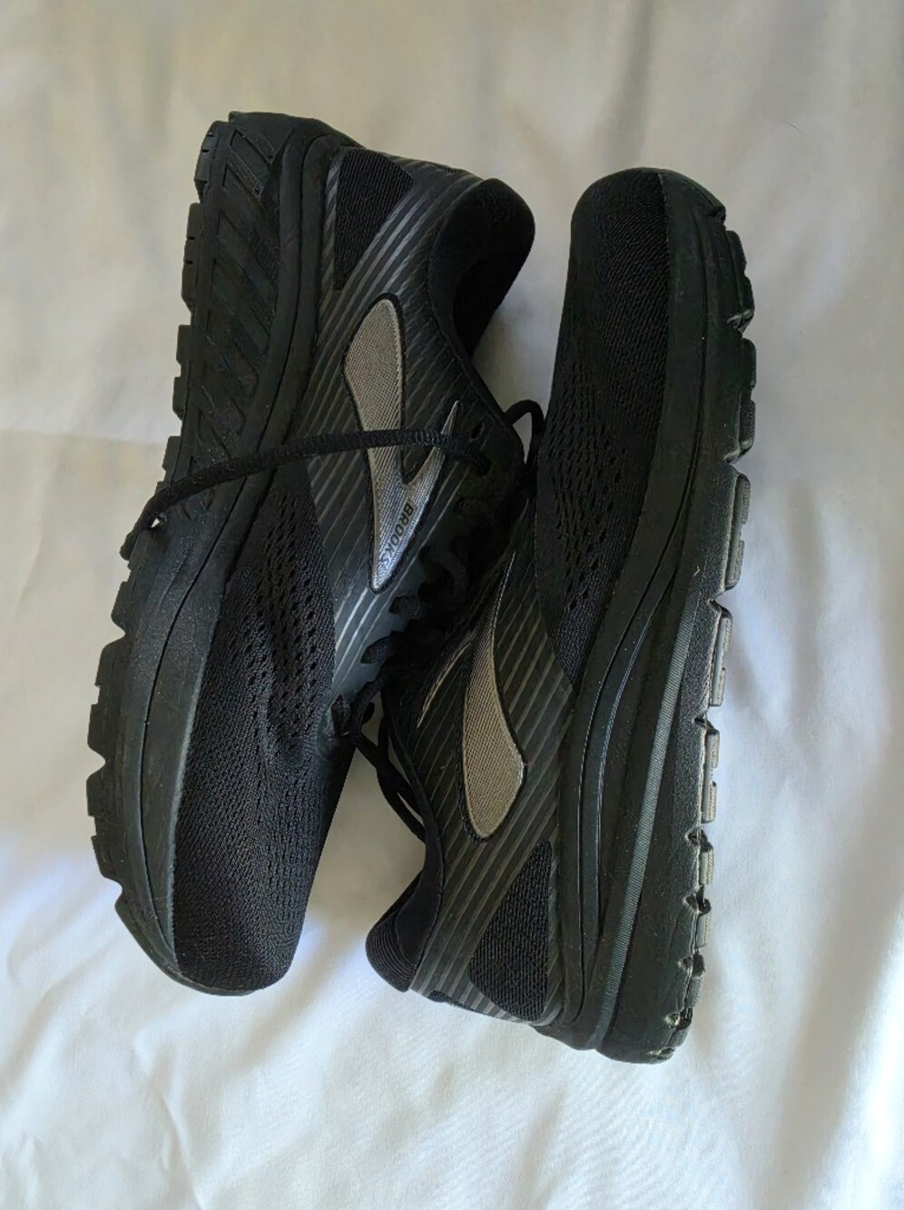 Brooks Addiction 14 Black Men's Running Shoes, Size 8.5 EE/Wide - Picture 3 of 4